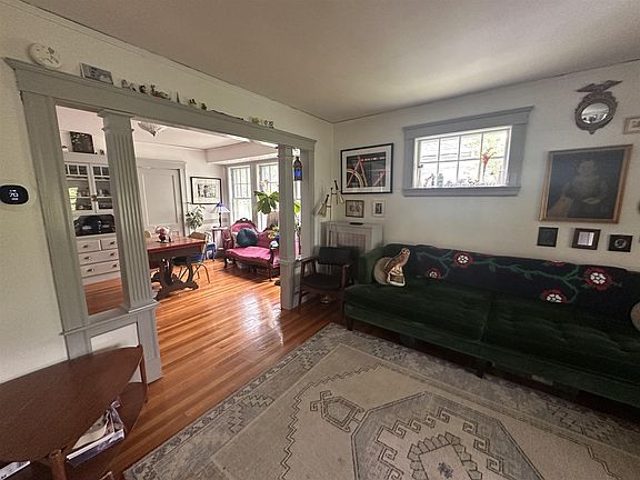 3rd image of 40 Madison St