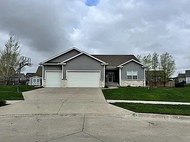 328 Summit Cir NW — exterior photo