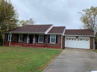634 S Woodland Dr, Radcliff, KY