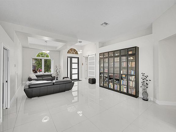 3rd image of 12354 Antille Drive