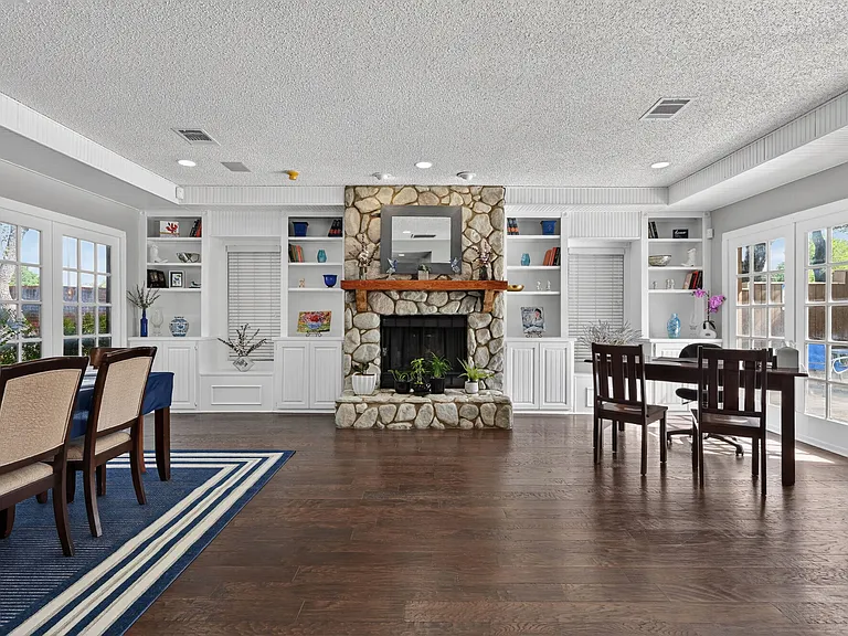 Two Bedroom Apartments in Carrollton, TX