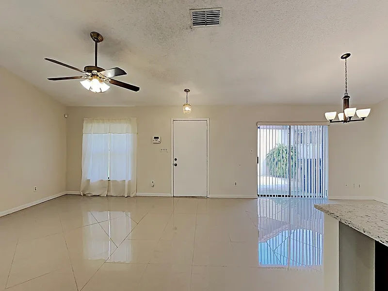 Building Photo - 1424 Drayton Ct