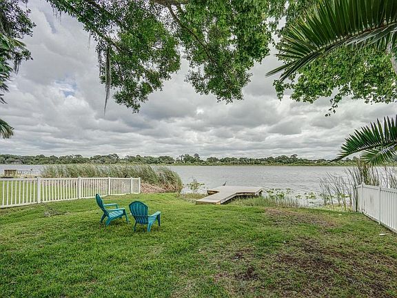 5th image of 3851 Lake Shore Dr