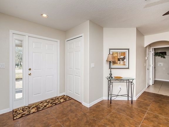 3rd image of 18107 Glastonbury Ln