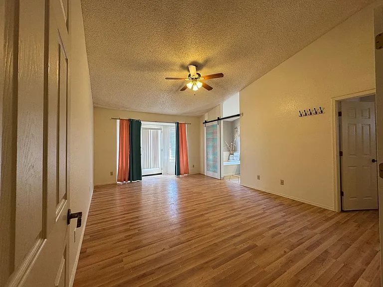 2660 Ridge Crest St — Photo 8