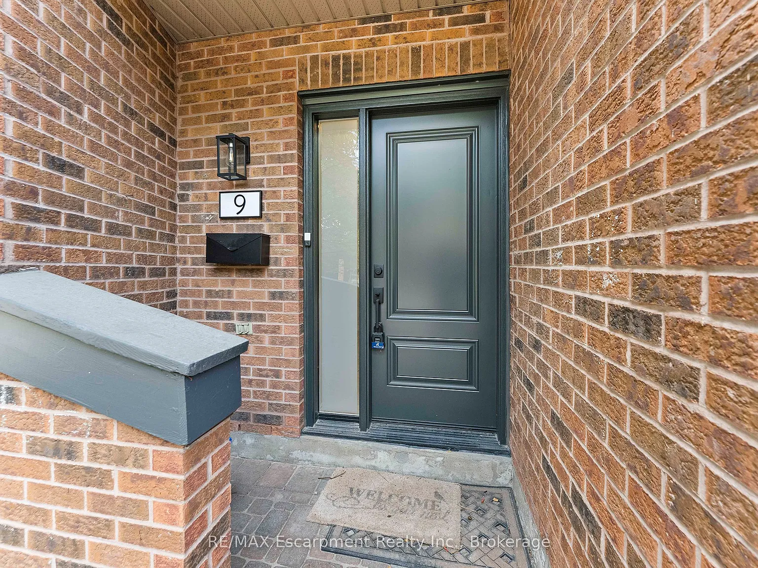 3 bed, $3,900 — Photo 3