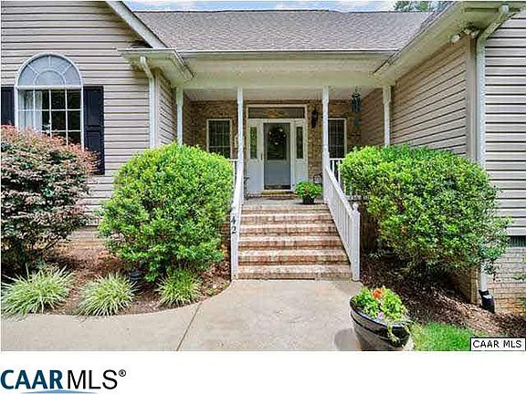 3rd image of 42 Woodlawn Dr