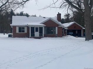 1129 W Maple Ave, Flint, MI 48507