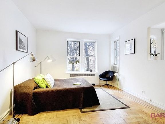5th image of 120 Bennett Ave APT 1E