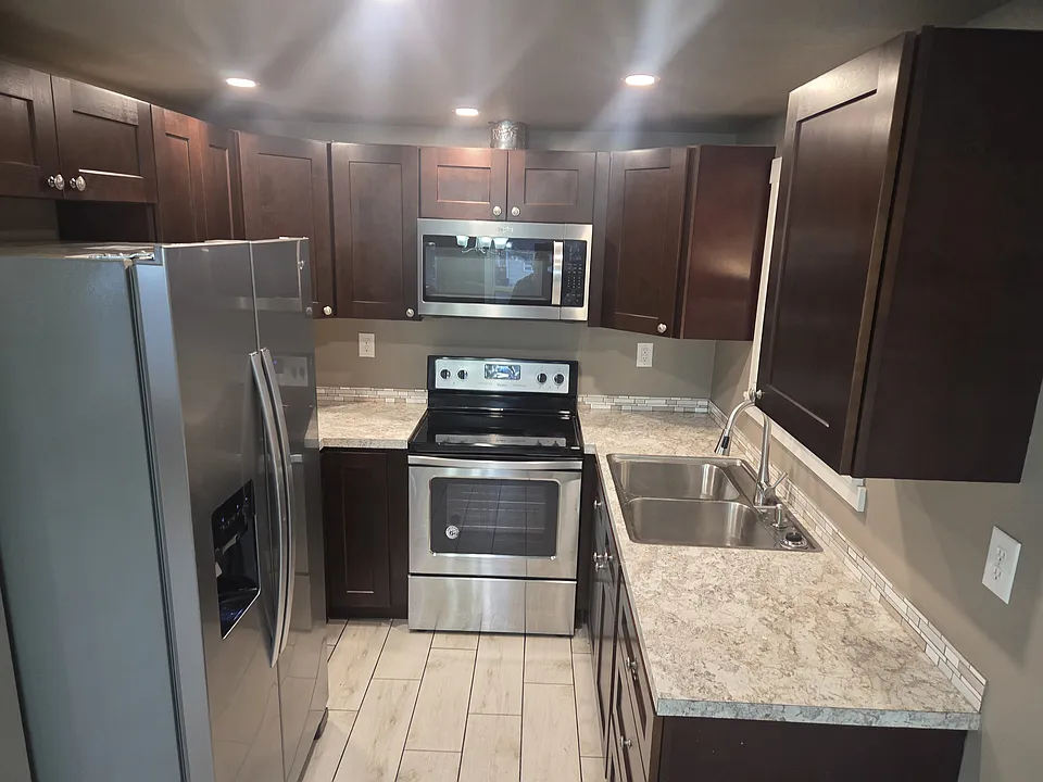 1109 Astor Way