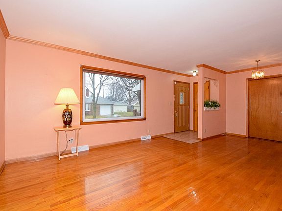 3rd image of 8225 W Arthur Ave