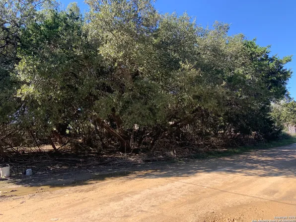 LOT 18-19 MATT DILLON LOT 18-19, Bandera, TX 78003