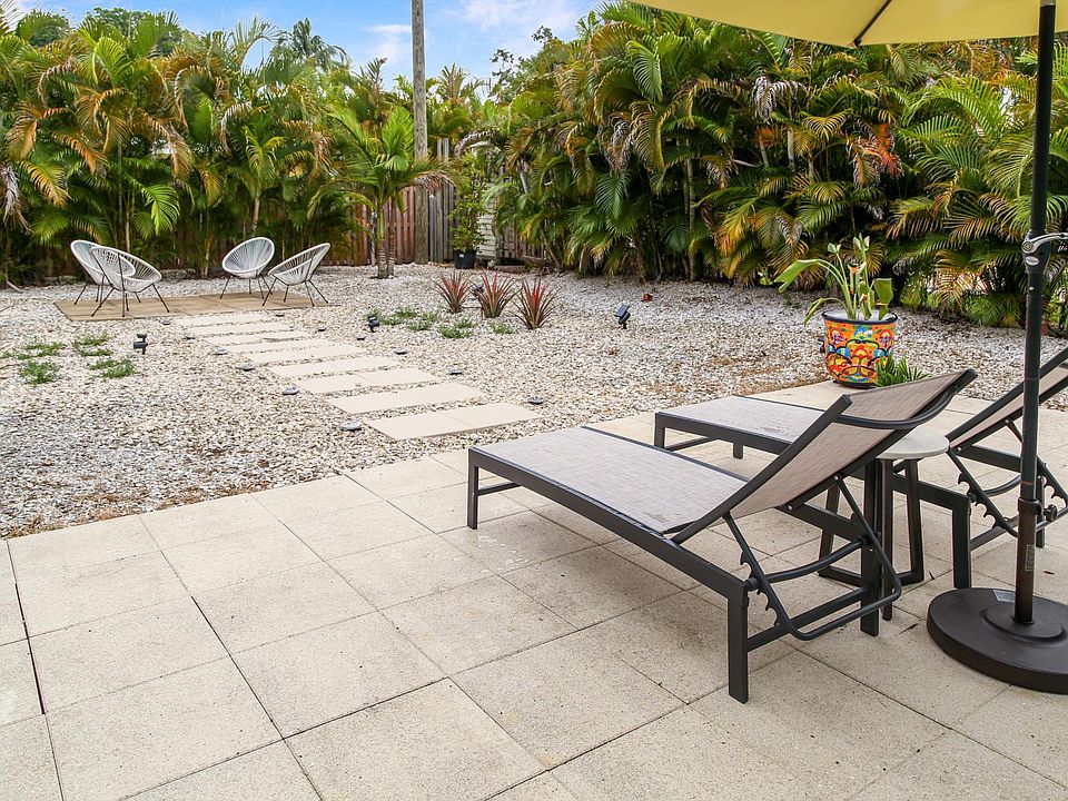 1st image of 641 Calle De Peru
