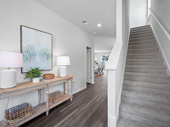 3rd image of 62 Backwater Street