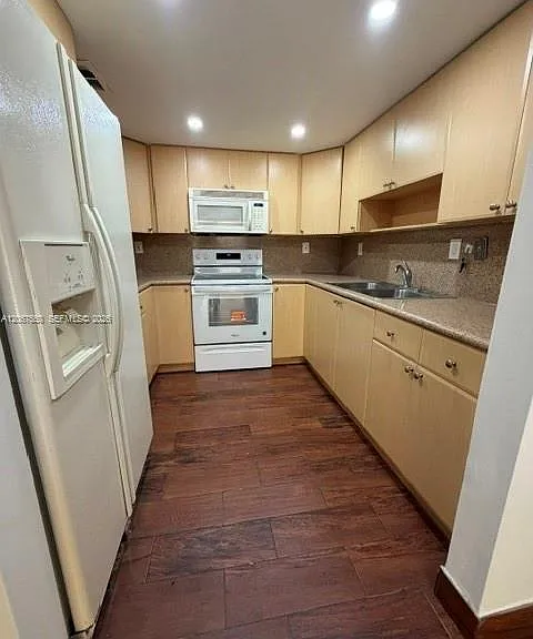 8820 SW 123rd Ct #L103 — Photo 1