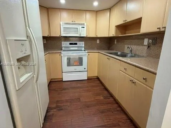 8820 SW 123rd Ct #L103, Miami, FL 33186