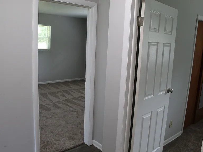 90 Poplar Grove Dr — Photo 8