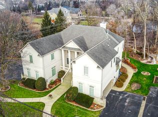 15W678 74th St, Burr Ridge, IL 60527