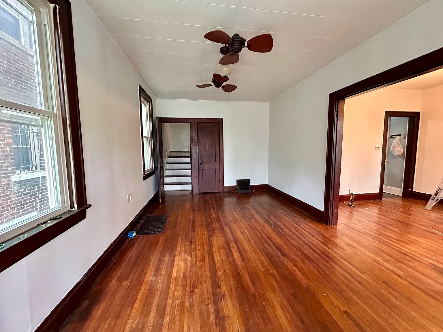 3 bed, 1.5 bath, 1200 sqft, $1,500 — Photo 2