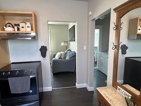 5th image of 1812 S L St #B