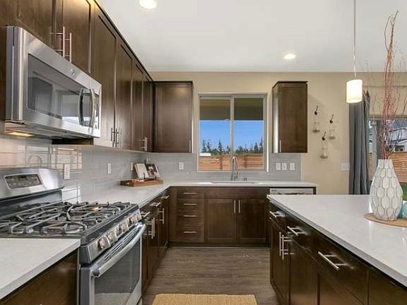 4th image of 18328 135th St E