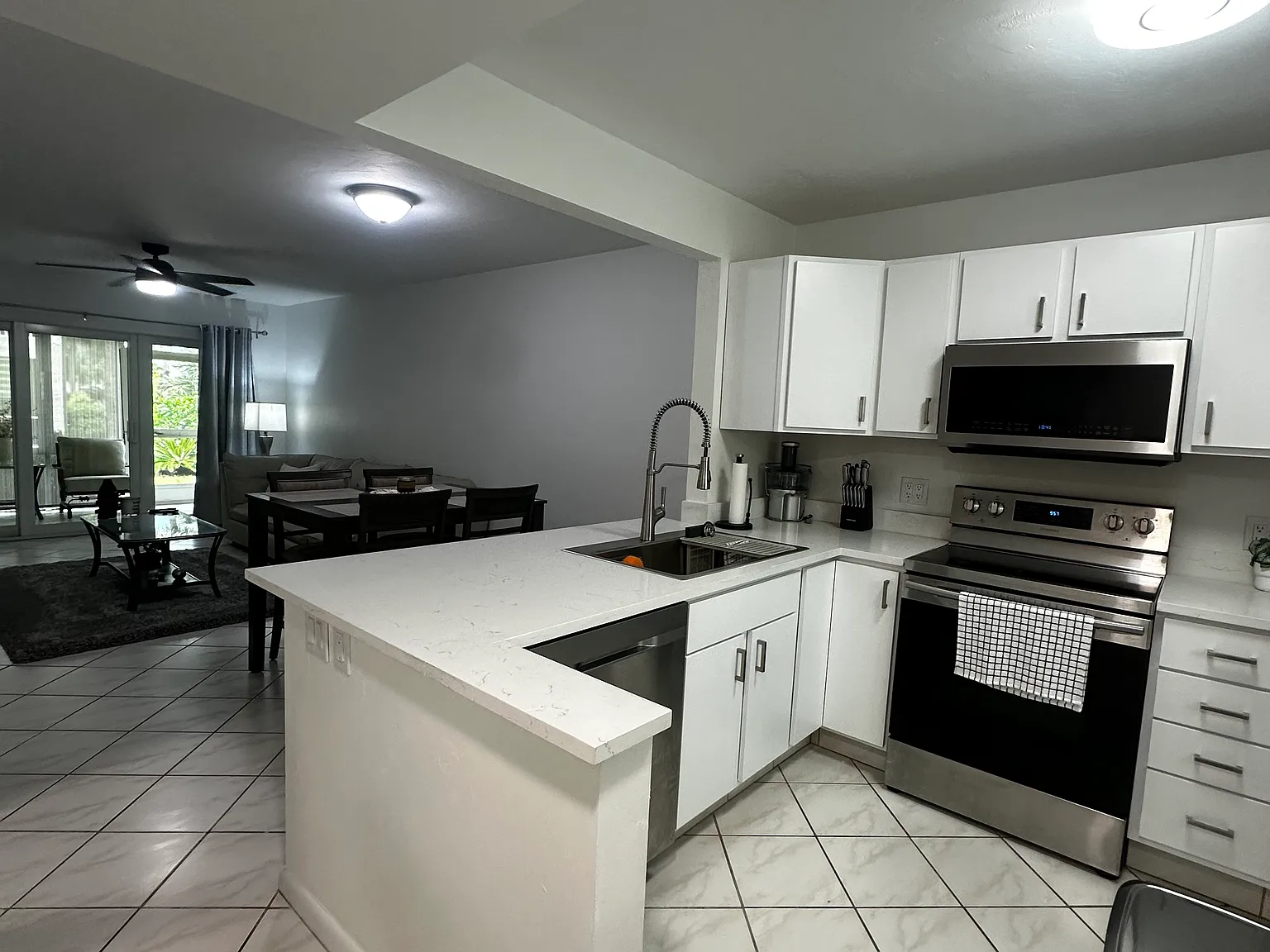 1008 Manatee Rd — Photo 4
