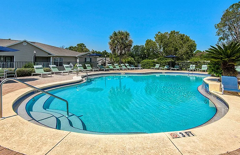 Marcus Pointe Grande Apartment Homes — Photo 39
