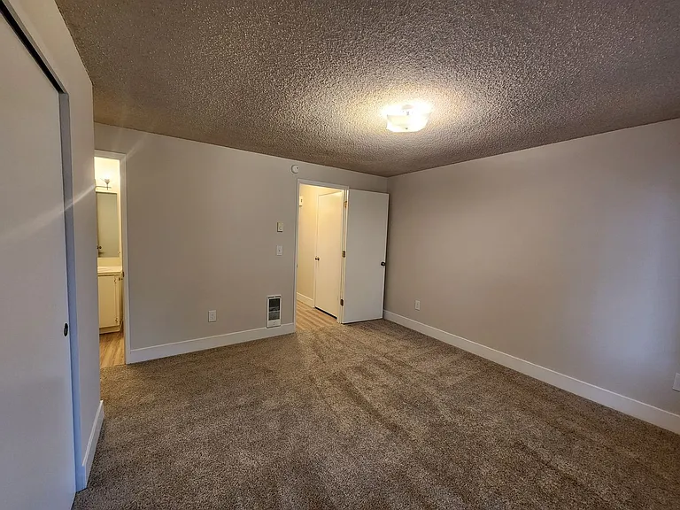 10217-10223 NE 13th Ave — Photo 41
