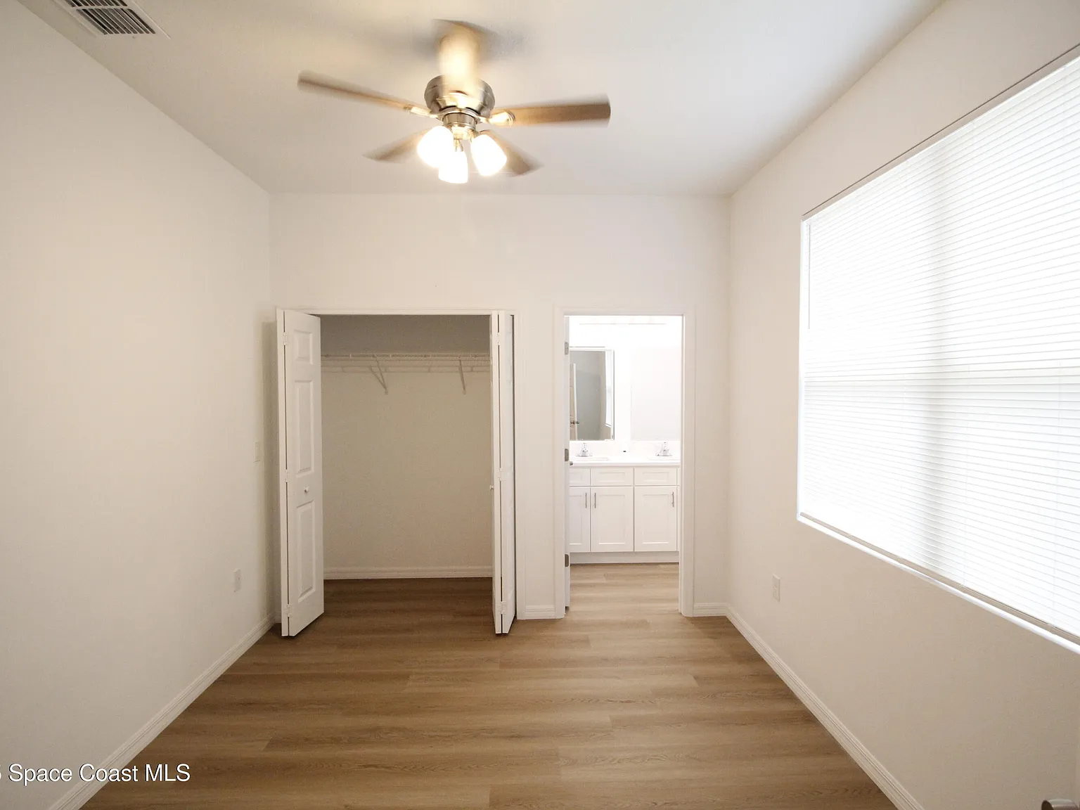 4 bed, 3.0 bath, 2000 sqft, $2,495 — Photo 2