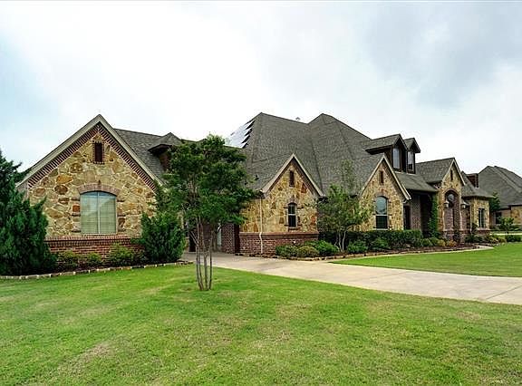 3rd image of 1308 Rollie Michael Ln