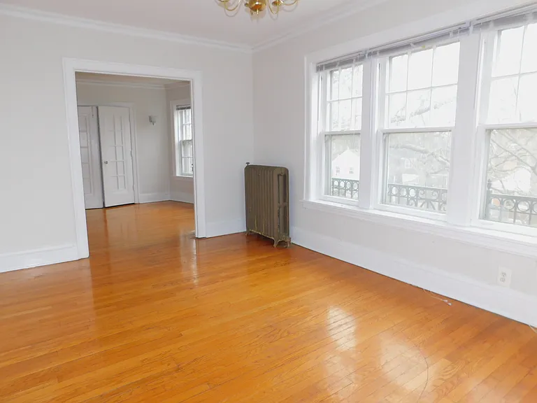 429 Linden Ave #J2 — Photo 5