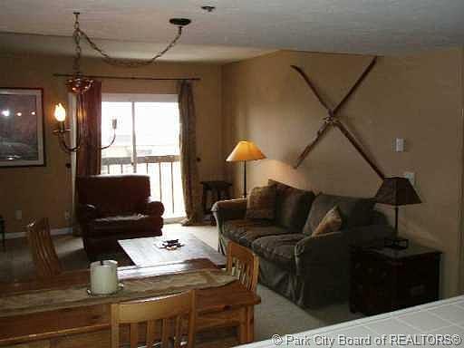 2nd image of 1401 Woodside Ave #205