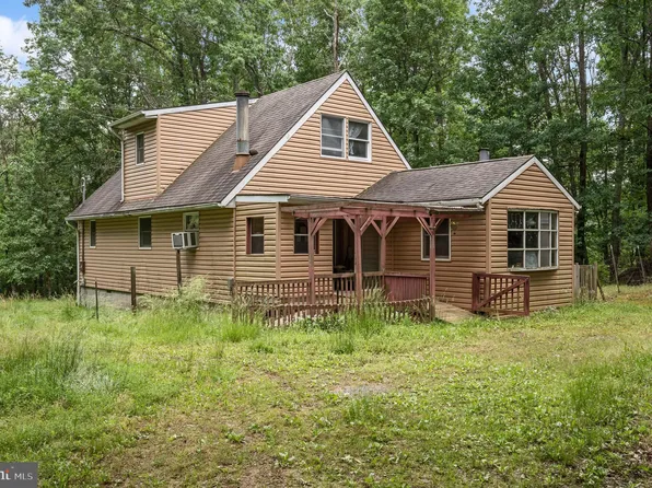 694 Whiskey Still Rd, Berkeley Springs, WV 25411
