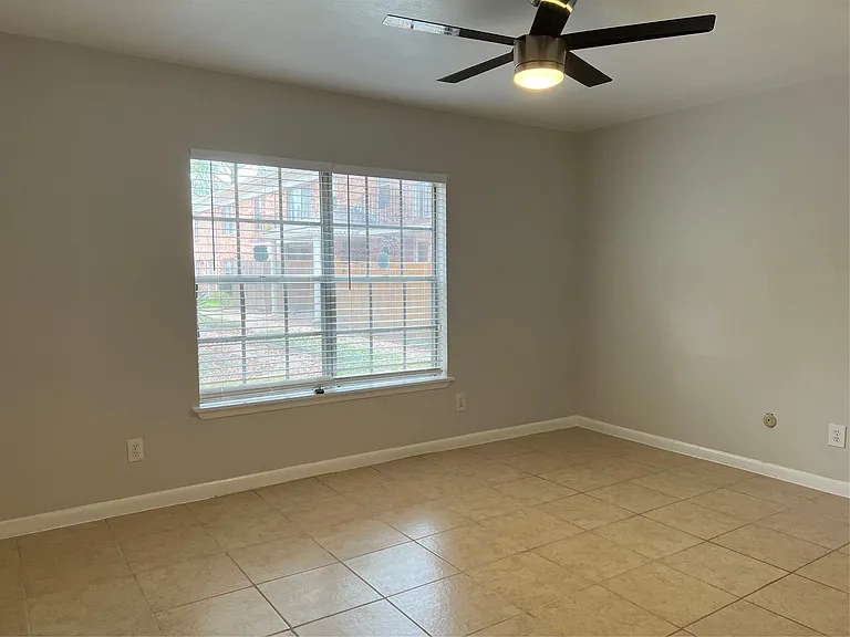2824 Briarhurst Dr #9 — Photo 8