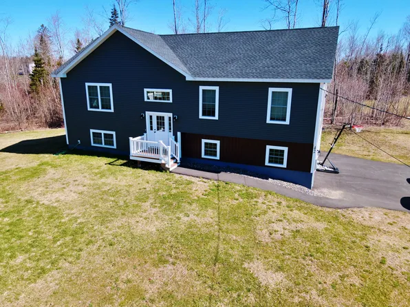 42 Lindsay Drive, Levant, ME 04456