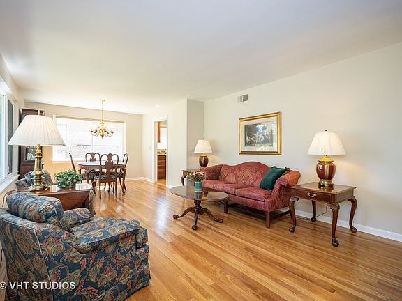 4th image of 2427 Bel Air Dr