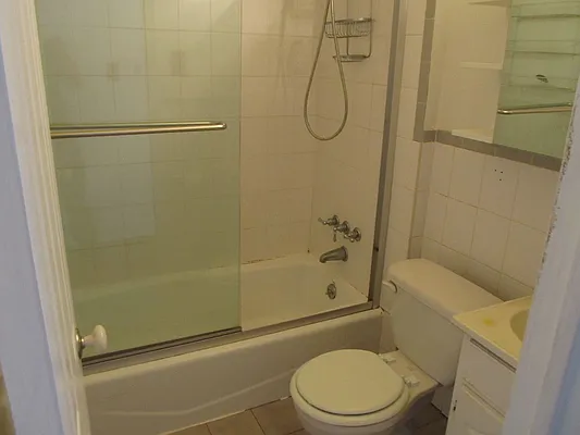 Rented by FlatFinders Realty | media 19