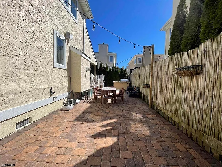 12 Seaside Ct — Photo 4