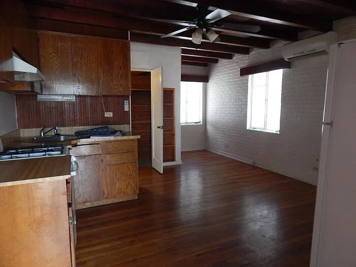 Studio, 1.0 bath, 400 sqft, $750 — Photo 3