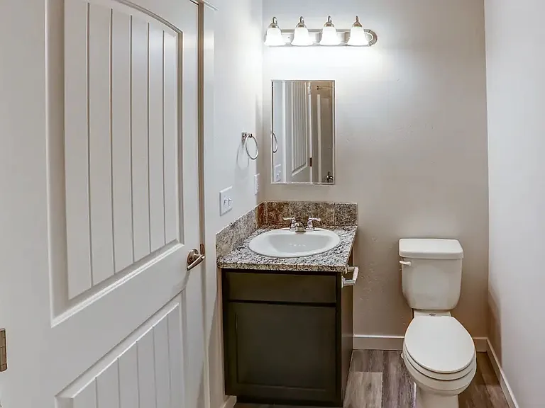 Move in and Save at Creekside Townhomes! — Photo 7