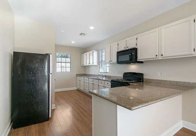 407 N Tonti St #407 — Photo 25