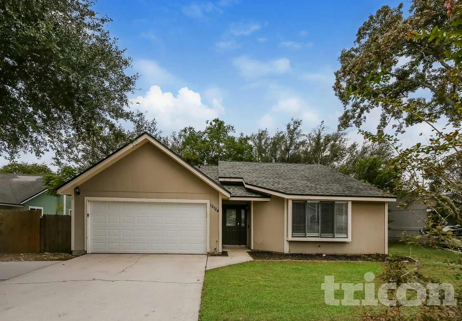 12124 Roundham Lane N Jacksonville FL — Photo 1
