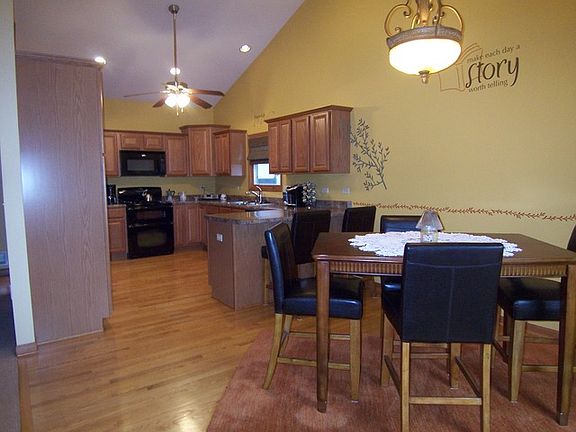 4th image of 600 Indigo Ln