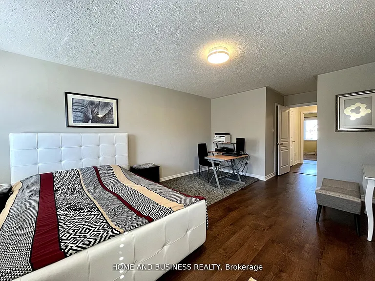 5532 Meadowcrest Ave — Photo 21