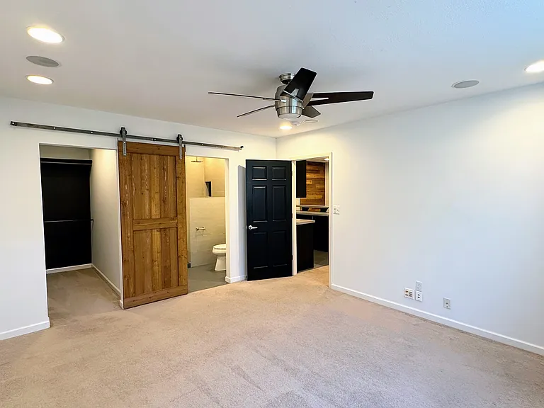 3057 Hampshire Ave S — Photo 11