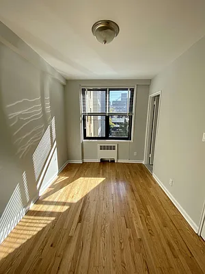 Rented by Compass | media 9