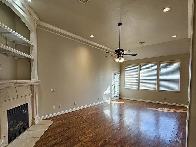 120 Napoli Ct — Photo 12