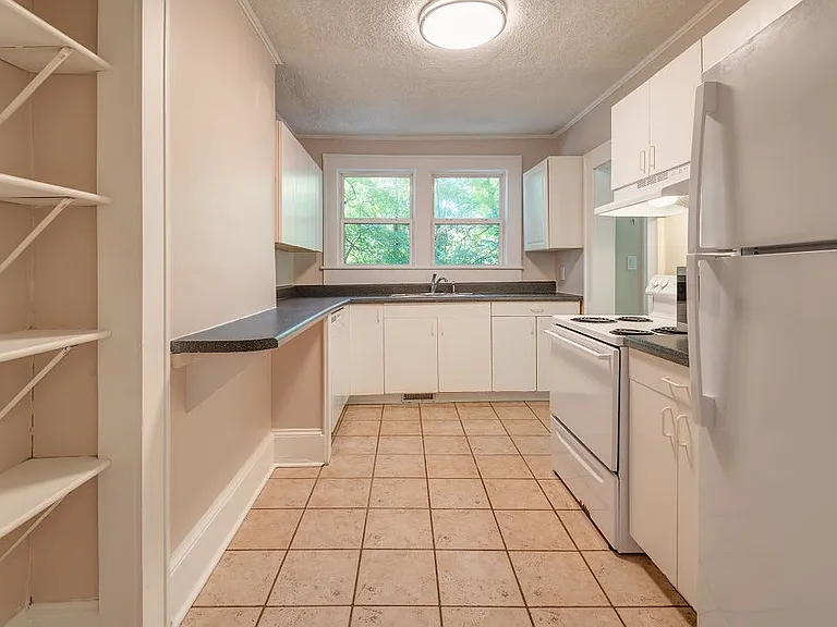 355 Sand Hill Rd — Photo 5