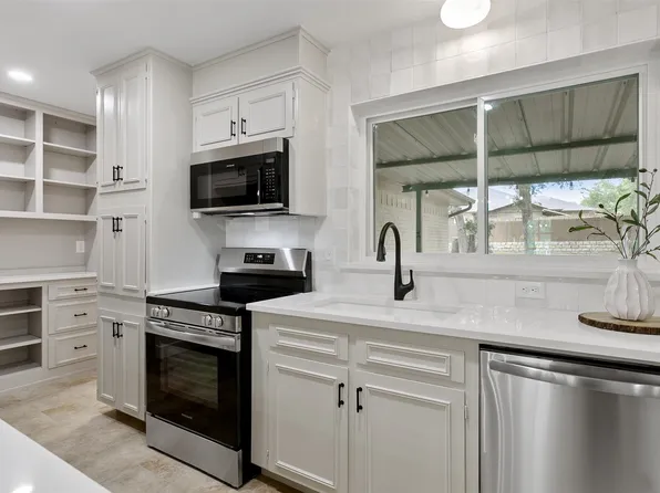 3620 Fairway Dr, Granbury, TX 76049