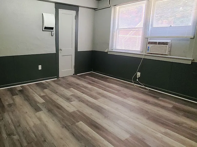 2205 Jones St — Photo 8